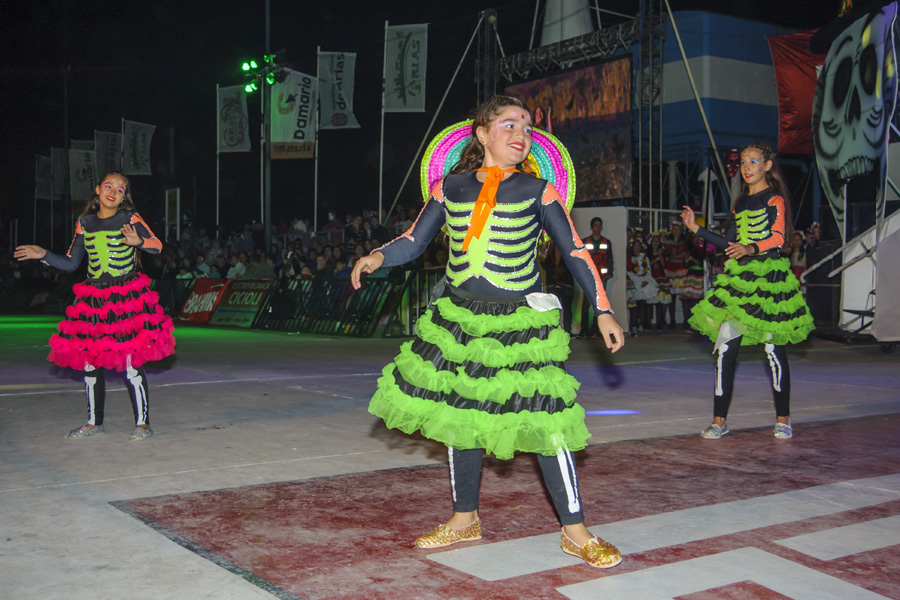 Arias_Carnaval's tweet photo. ▶️ Tercera Noche 💃💆‍♀️🥁🎤
       Arias 💖de Carnaval
📸 G U S T A V O  L E V I T A
#carnavalesarias2020
#ariascorazondecarnaval https://t.co/UZvRs5fMJK