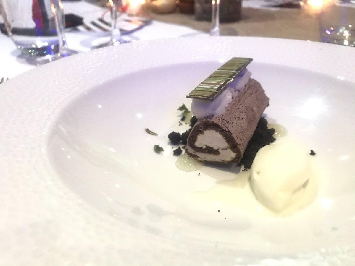 PavlovaAndCream tweet media