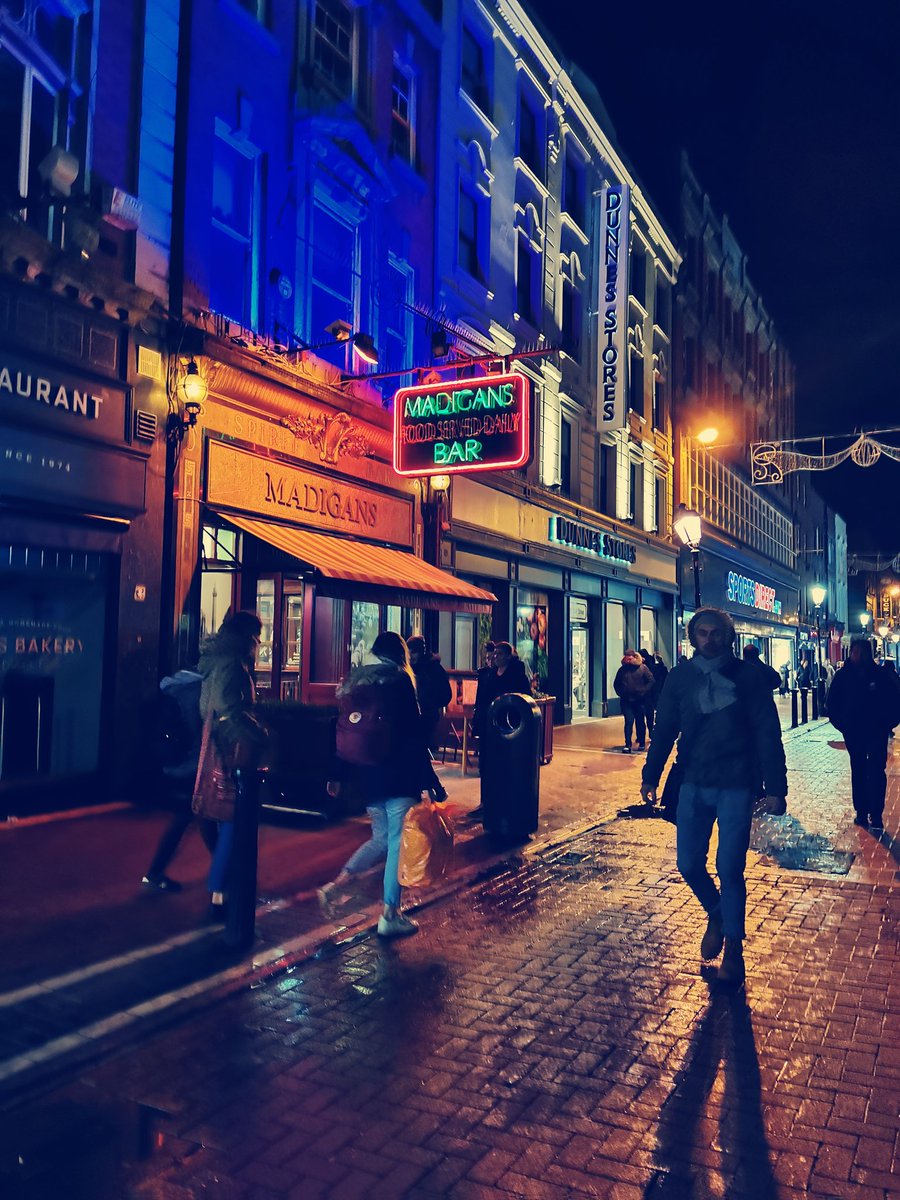 dubliner24's tweet photo. the #blues on #Talbot #Street
#Dublin #streetphotography #Madigans #pub #bar #Éire https://t.co/YMTaqxA8O0