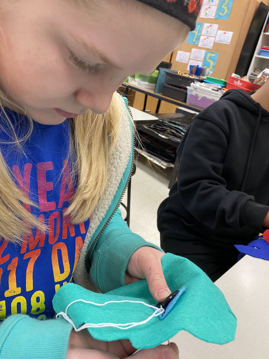 CampbellArtAPS's tweet photo. Gr 5 artists are creating stuffed creatures from self-made templates. Stay tuned! #sewbuttons #fiberarts #sewingskills #uglydolls @APSArts @CampbellAPS @mskleif @OConnor4_5 @MsRoseTweets https://t.co/zYF8TxgUeD