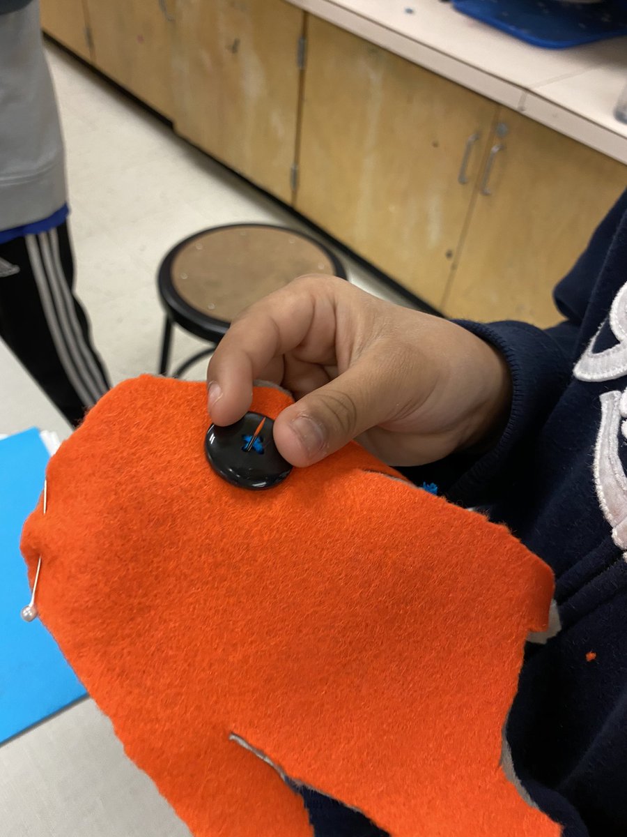 CampbellArtAPS's tweet photo. Gr 5 artists are creating stuffed creatures from self-made templates. Stay tuned! #sewbuttons #fiberarts #sewingskills #uglydolls @APSArts @CampbellAPS @mskleif @OConnor4_5 @MsRoseTweets https://t.co/zYF8TxgUeD