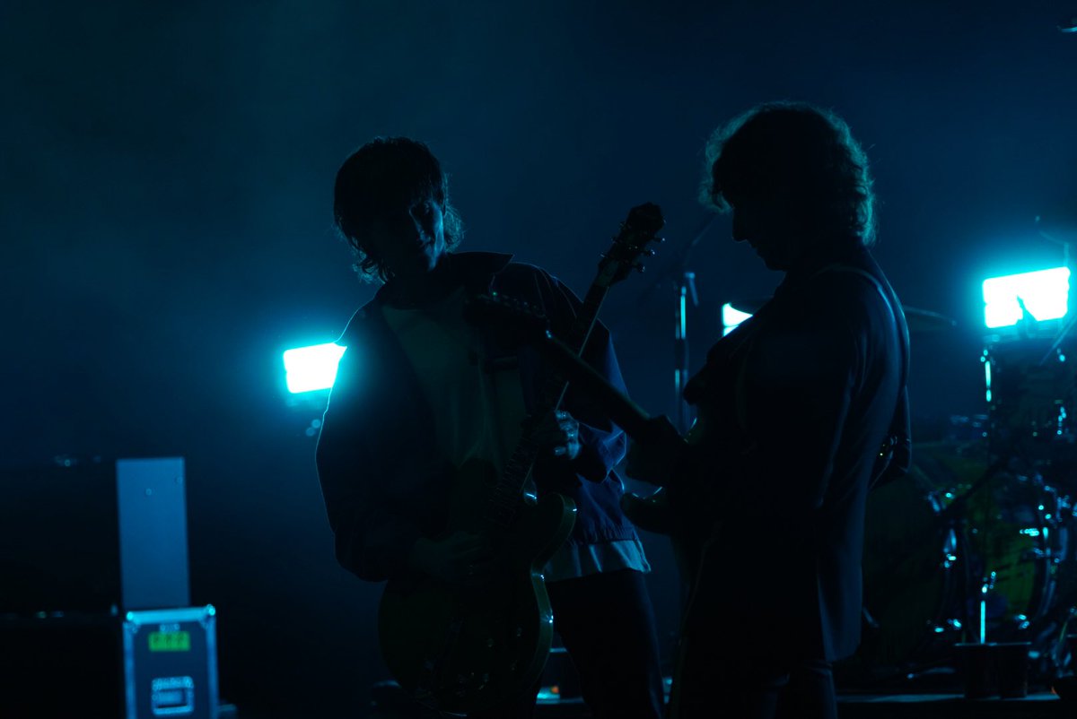 alberthammondjr's tweet photo. 𝐁𝐞𝐥𝐟𝐚𝐬𝐭 you neverthe disappoint, still crazy after all these years 🍻 ⁣⁣⁣
#thestrokes #thenewabnormal #getaroomalready⁣
 📸 1&amp;2 by @raphph #3 @ciamber https://t.co/UjHfCY2zsf