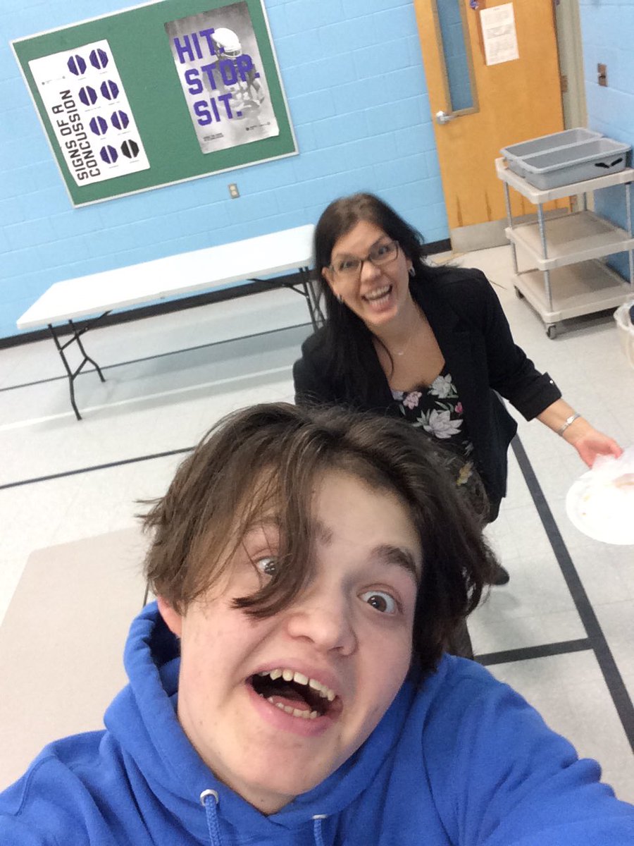 sert_holyrosary's tweet photo. And you have to have some fun along the way #selfie #pancakecoma @nolashell17 @alcdsb_rosa @6Ackermans https://t.co/nO3eLtLnyZ
