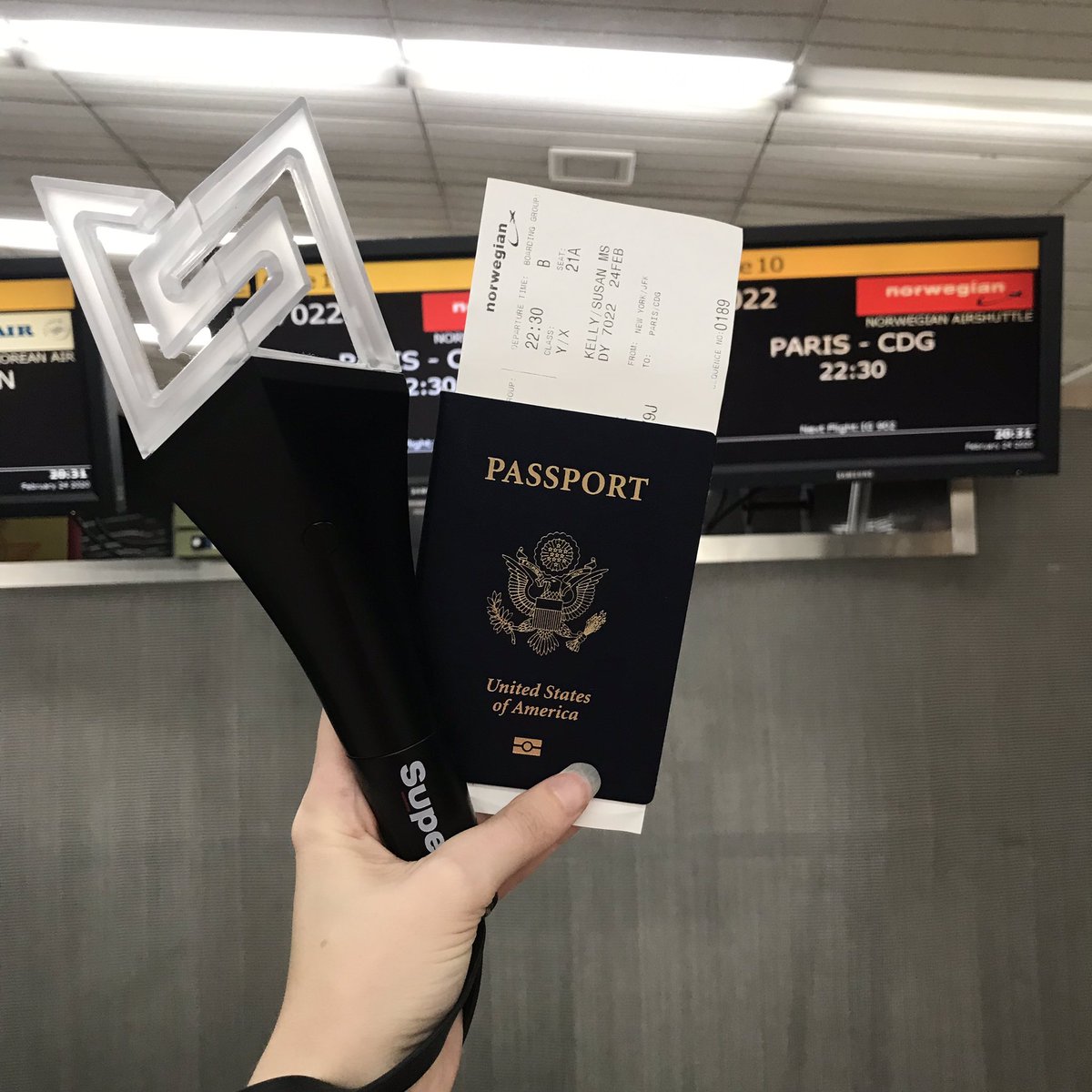 1919Susie's tweet photo. Had to jop across the Atlantic Ocean to be here!! After seeing them in the US- I just had to see them again!! 💕 #SuperMinEurope #SuperMinParis #SuperMinLondon #SMGlobalShop #SuperMwithSGS @SMGlobalShop #smbassador https://t.co/PqNu55MRa5