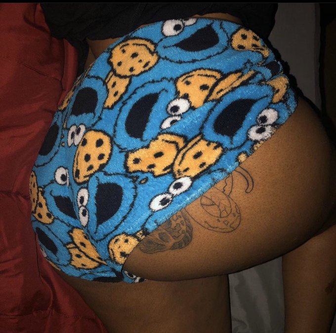 I should get Chyna Whyte tatted on my ass 🤪💊🙌🏽 #oldpic https://t.co/fUNaaW6tif<a href="/tag/oldpic"class="tags"><span>#oldpic</span></a>