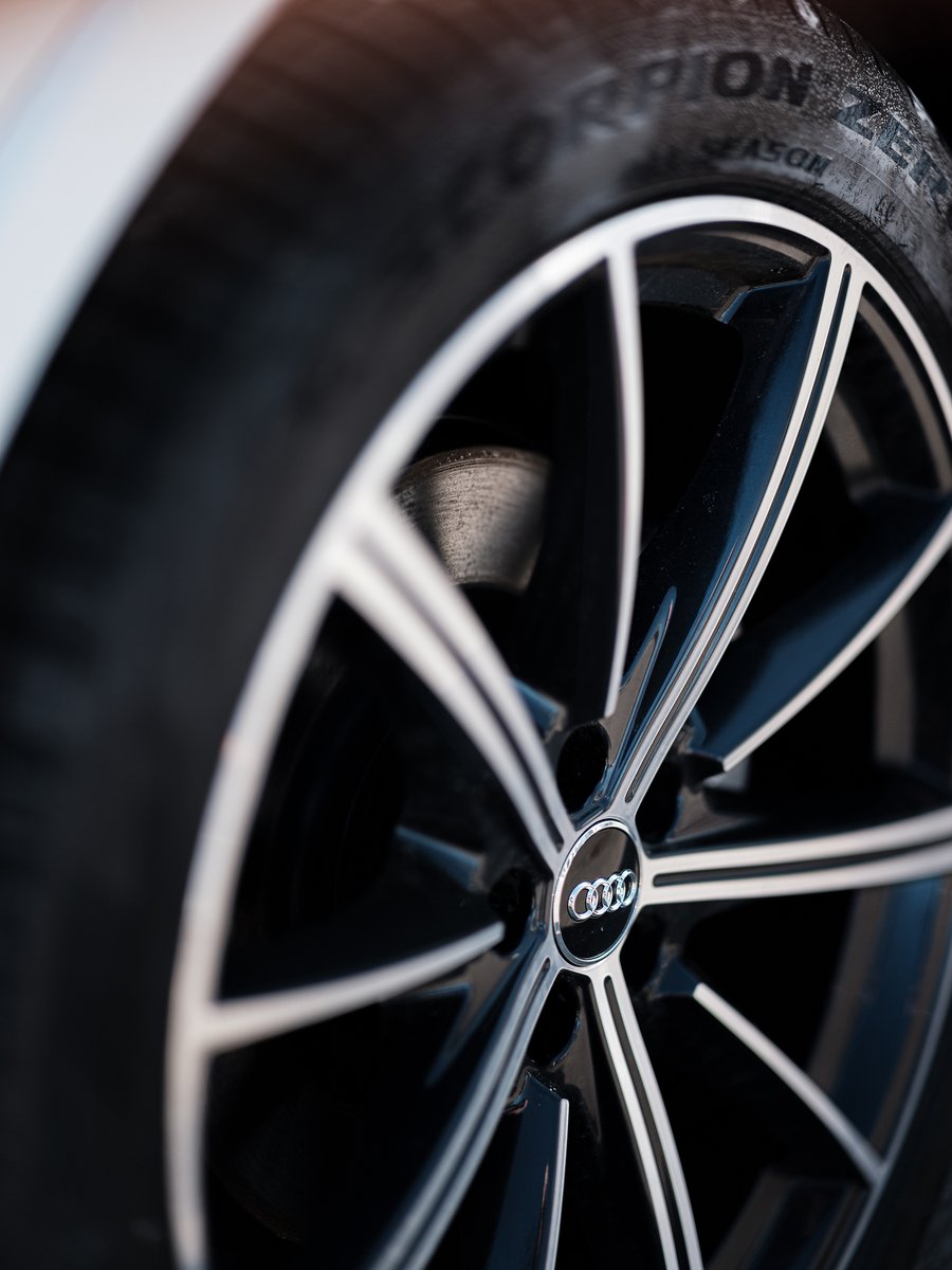 Black Optics is a must have on the 2020 Q7.

#Audi #AudiQ7 #BlackOptics