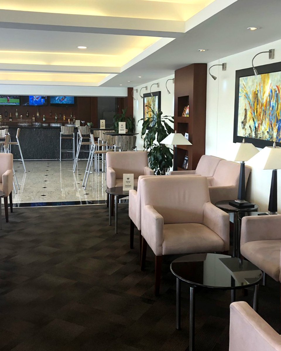 CopaAirlines's tweet photo. Visita nuestro #CopaClub de #Medellin y siéntete como en casa mientras esperas la salida de tu vuelo. Conoce un poco más de nuestras salas VIP aquí: https://t.co/Y5PQnRgvho https://t.co/i0XgPQdRcd