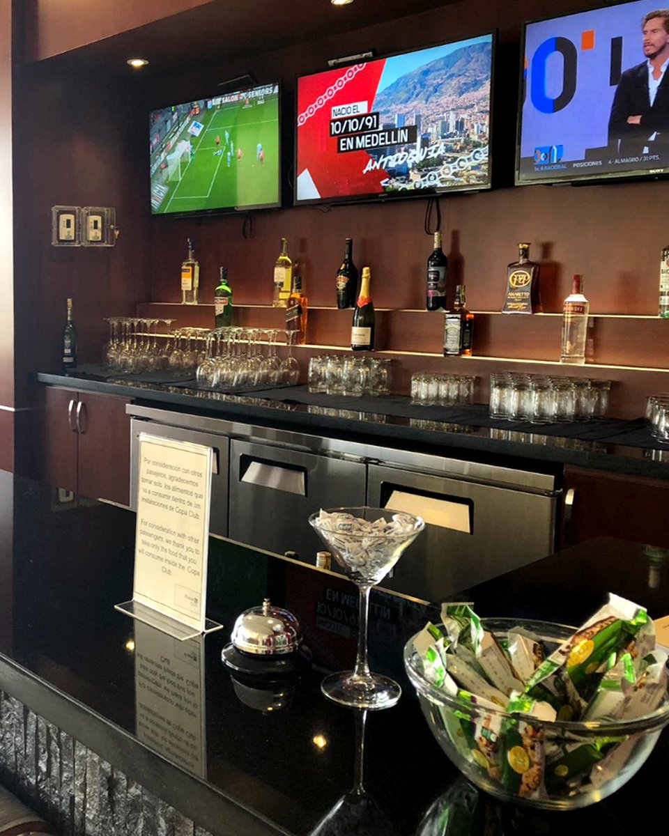 CopaAirlines's tweet photo. Visita nuestro #CopaClub de #Medellin y siéntete como en casa mientras esperas la salida de tu vuelo. Conoce un poco más de nuestras salas VIP aquí: https://t.co/Y5PQnRgvho https://t.co/i0XgPQdRcd