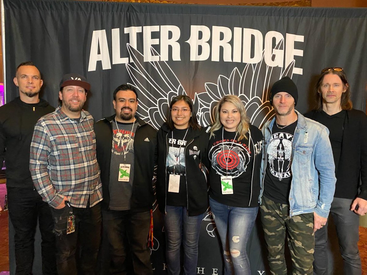 vi20_v's tweet photo. Great to be able to see your favorite band @alterbridge in LA last night! Such a great experience, my sister in law Alice unfortunately forgot to bring her sketches to the band &amp; was hoping I could tweet them to the band on her behalf✌@MylesKennedy @MarkTremonti @Scott_Phillips https://t.co/pJ71mMDvek