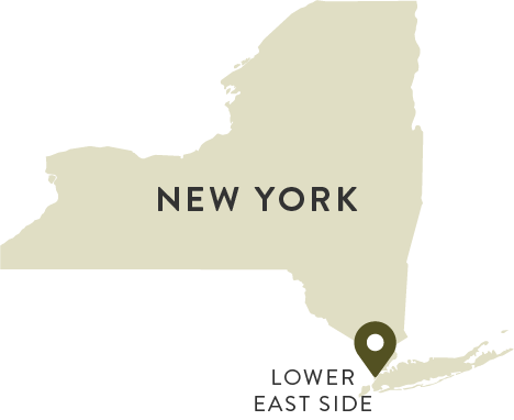 AutoVenture's tweet photo. Before its reputation for clubbing, the Lower East Side was known as the immigrant district. Those from Germany, Italy, China, and all over the world came for the opportunity of a better life. Get #CloserToTheCulture when you tour #NYC with #AutoVenture. https://t.co/0HevCvEvZs https://t.co/IJfJpNSAzL