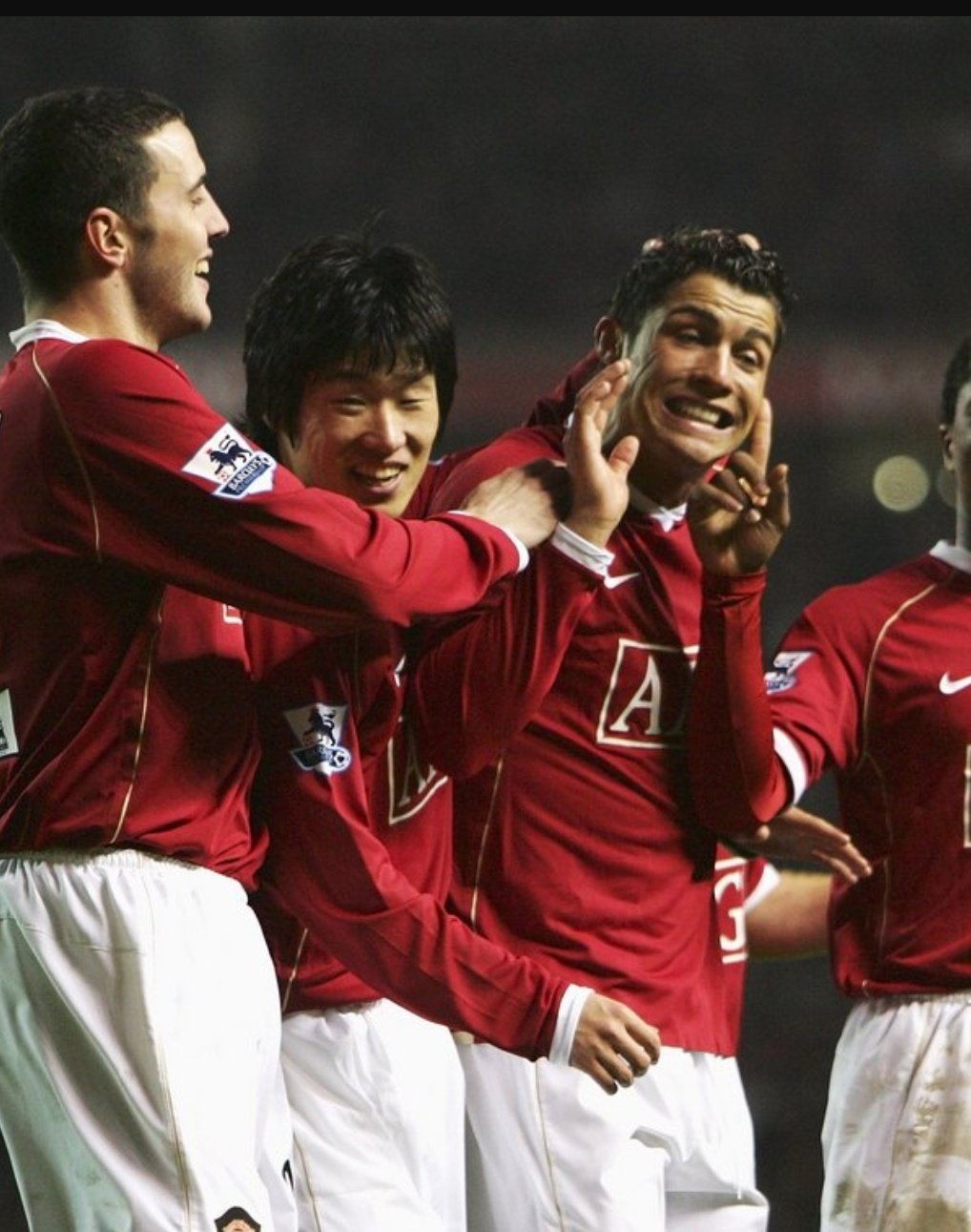  Happy birthday to the great Ji Sung Park ! 