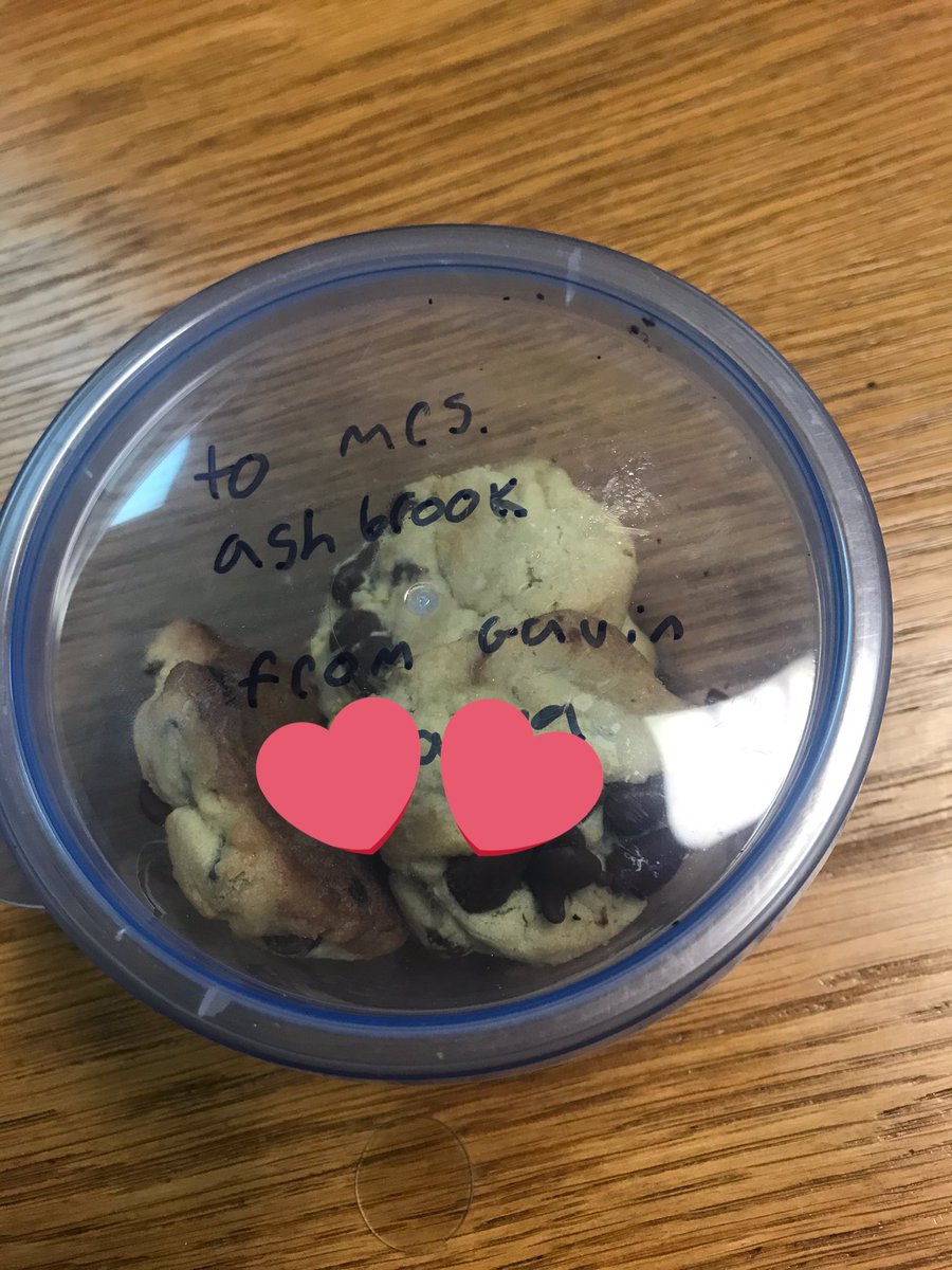 MrsAshbrookRm1's tweet photo. The sweetest little pick-me-up and just what I needed! When your student insists on making you chocolate chip cookies❤️❤️ thanks @kbelanga1 your boy is too sweet! They are so yummy! https://t.co/UUq2ml0Lqm