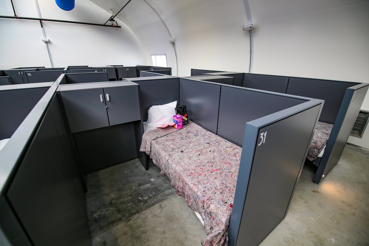 Women's beds at the Pacific Sunset A Bridge Home facility 
