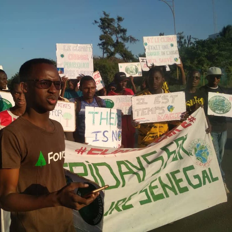 fff_sn's tweet photo. Senegal is not to be outdone in this fight against climate change so Go to follow, the two youngest climate activists in Senegal🌳🌍🌎
@SarrYero2  and @damenmaureen15
Follow Them 🙏
#climateAction #ClimateStrikes
#Kebetu #AfricaMatters https://t.co/nSuNJytB60