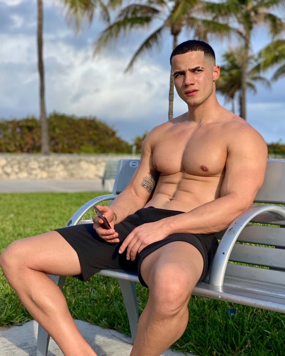 itsofficialjt's tweet photo. Miami 🏝 https://t.co/wFMffRLVev