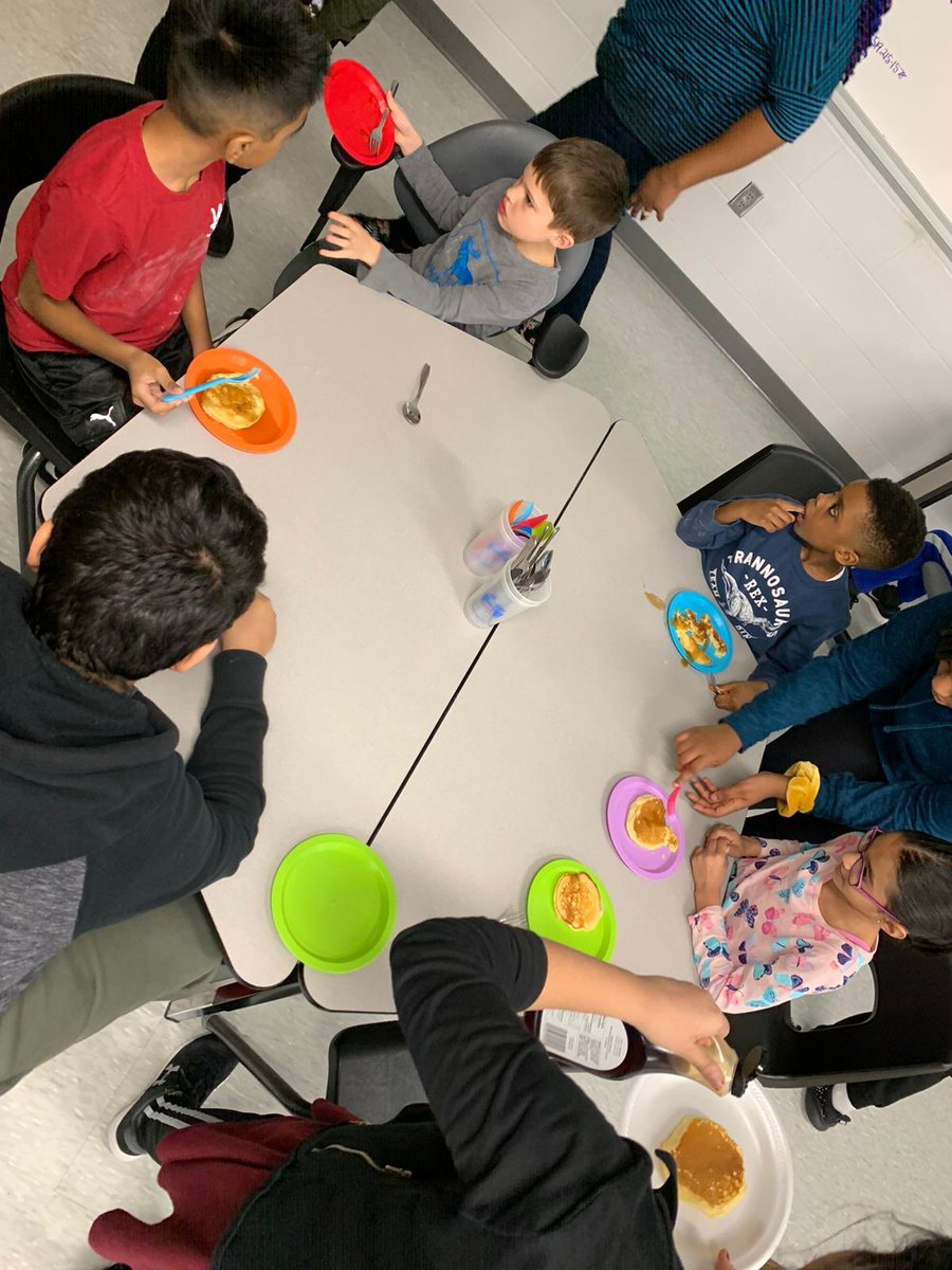 MsD_EA's tweet photo. #LetThemEatPancakes Our #BestBuddies were excited to make and eat pancakes today! @BestBuddiesCND @TonyPontesPS #PancakeTuesday 🥞 https://t.co/4RGn3D0N1n