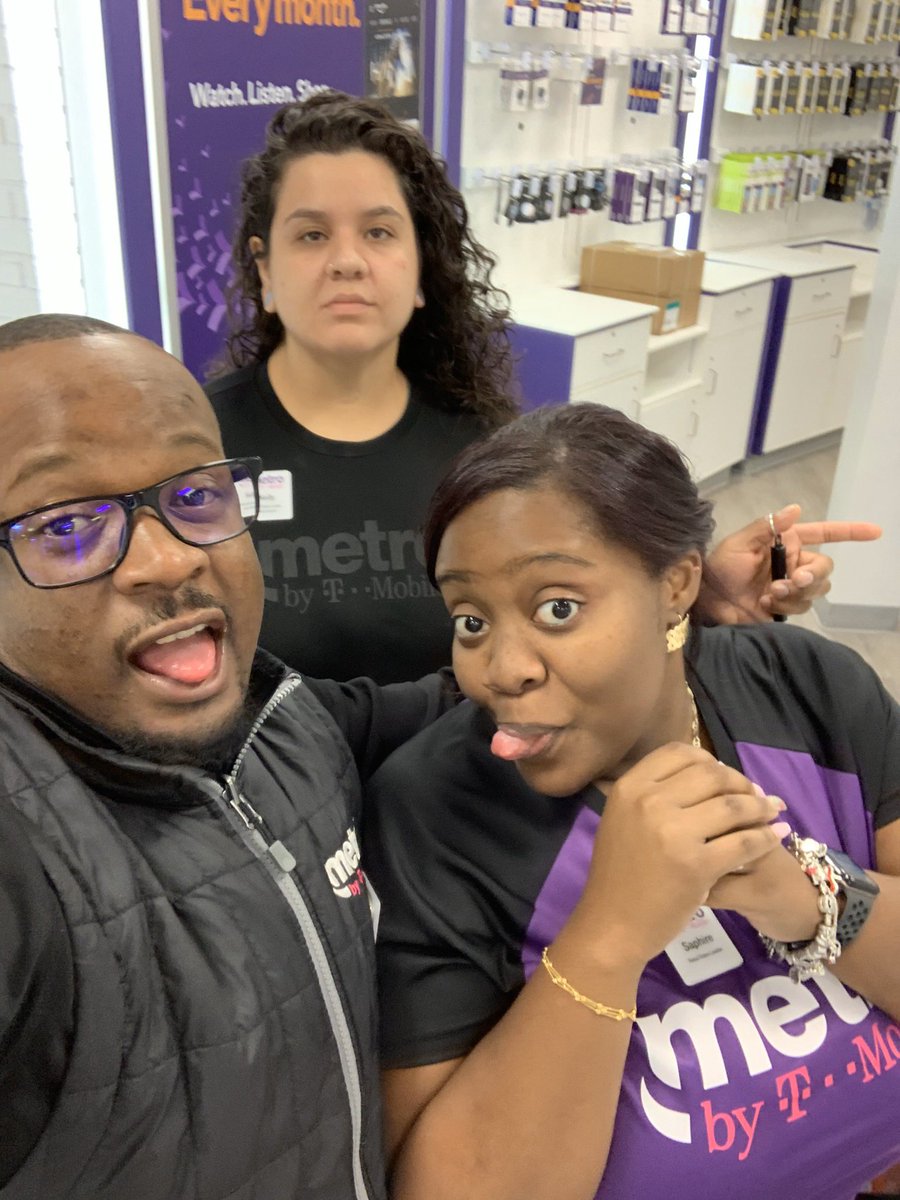 DraeMahon's tweet photo. My team making money and having fun while we do. #myteamisbetterthanyours https://t.co/JdRmL24QiT