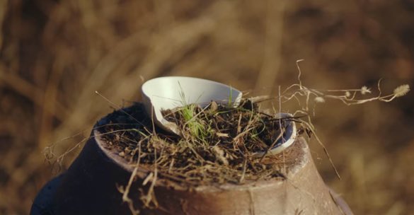 This gives details, like the prayer bowl left outside the house in the little village at the border, a historical gravitas. We know  #CrashLandingOnYou lovebirds Seri and Jeong Hyeok are praying and waiting to be reunited. But other families pray and wait, too.  #CLOY