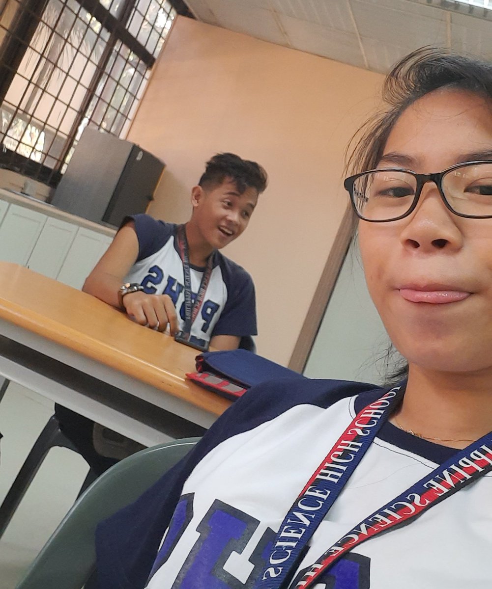 roxybangsil's tweet photo. balita ko may nagpagupit. miss na ako ni @kirkexequiel https://t.co/APV18PDWZv