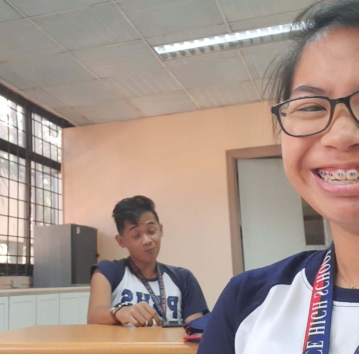 roxybangsil's tweet photo. balita ko may nagpagupit. miss na ako ni @kirkexequiel https://t.co/APV18PDWZv