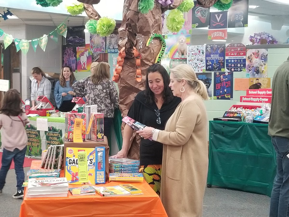 Leslie Wills-Taylor (@lesliewillstay1) on Twitter photo Thank you to <a href="/andie245/">Andrea Atkinson</a> for hosting another incredible book fair. <a href="/MLSPTO/">Meriwether Lewis PTO</a> @MichaelCIrani Thank you to <a href="/andie245/">Andrea Atkinson</a> for hosting another incredible book fair. <a href="/MLSPTO/">Meriwether Lewis PTO</a> @MichaelCIrani