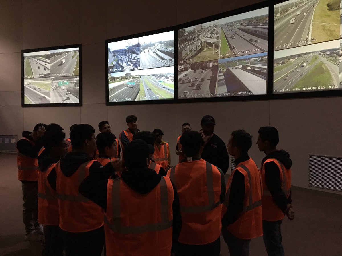 VIA_Transit's tweet photo. VIA is proud to participate in Job Shadow Day 2020 with San Antonio Works. High School students are given the opportunity to get real job experience. Students got hands-on experience with our maintenance team and VIA Transit Police. #SAWorks #RideVIA https://t.co/WxGC9VbHHm