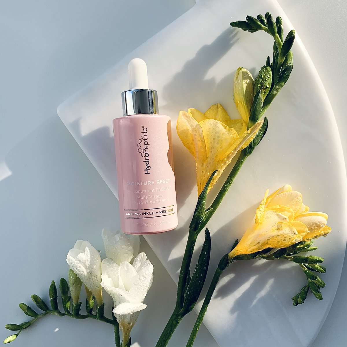 13 natural oils in Moisture Reset will lock in moisture and help your skin feel nourished and protected.
.
.
.
#hydropeptide #onthebrighttrack #bestskincare #skincarejunkie
