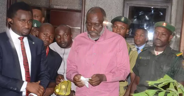 thecableng's tweet photo. TIMELINE: From stretcher to ambulance — #Metuh’s long journey to prison | TheCable https://t.co/sf6T8uxFs4 https://t.co/0CSROlwiwE