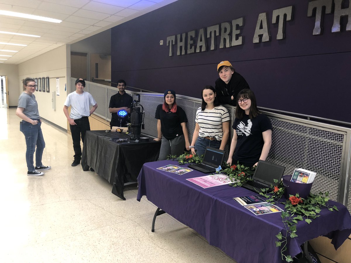 CRHS_FineArts's tweet photo. Incoming Freshman night at Cedar Ridge with @CedarRidgeDance @CedarRidgeOrch @CedarRidgeChoir @SotoArths @crtheatre ! Come join us!! @rrisdfinearts https://t.co/E6wckEG5AW
