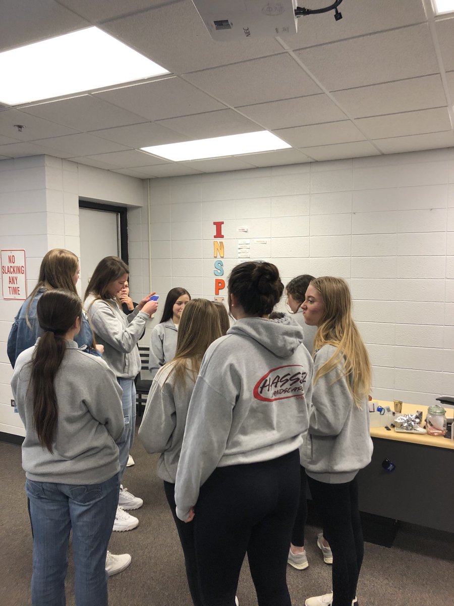 Indian Girls basketball end of season gathering begins with breakout EDU together!  Love these kids!! ⁦<a href="/SLGirlsHOOPS/">Spirit Lake GBB</a>⁩