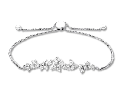 AskIGI's tweet photo. Would you say yes to an #engagement bracelet? @EliteDaily spotlights beautiful alternatives to the traditional engagement ring: https://t.co/PeHRX2AMBp https://t.co/ZBsbxorxEZ
