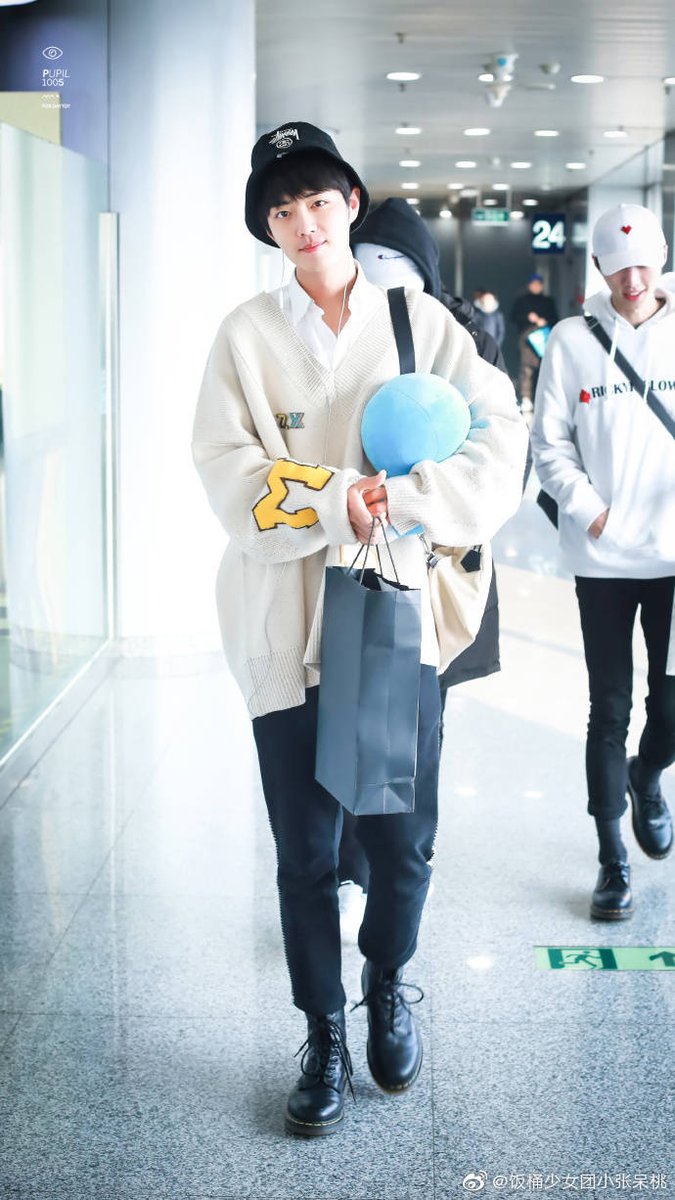 シャオ·ジャン×空港×私服 身長183.6CMの🐰ウサギちゃんを会ったことが