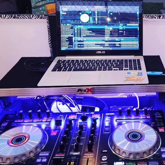 djentschool's tweet photo. Where I'm most comfortable.
πΆπ΅
#pioneerdj #Peaveydj #soundisourstrength #dj #djs https://t.co/h62jUzlCRD
