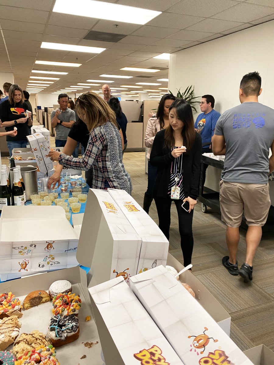 ClarisOfficial's tweet image. ✨ Today at #Claris HQ, our team celebrated the launch of Cloud 2.1! 💪