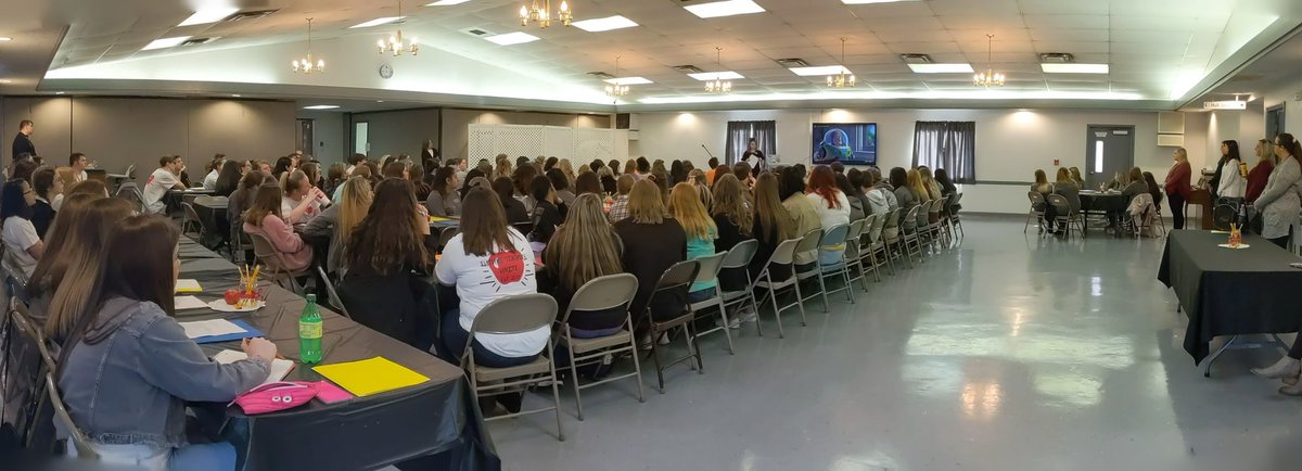 ATteach_train's tweet photo. Teacher Academy students enjoyed #professionaldevelopment sessions today! Thank you to Hartselle HS FTA @NanetteEdde for planning this awesome #futureteacher day! @LCCTCteach @LaudCoSS https://t.co/4133xwQKQu