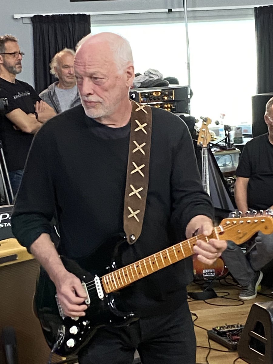 guymapley's tweet photo. Such lovely people to work with. Artists, management and crew.
7 days of rehearsals and the gig tonight. Mick Fleetwood rules. https://t.co/L7FoNT6oSv