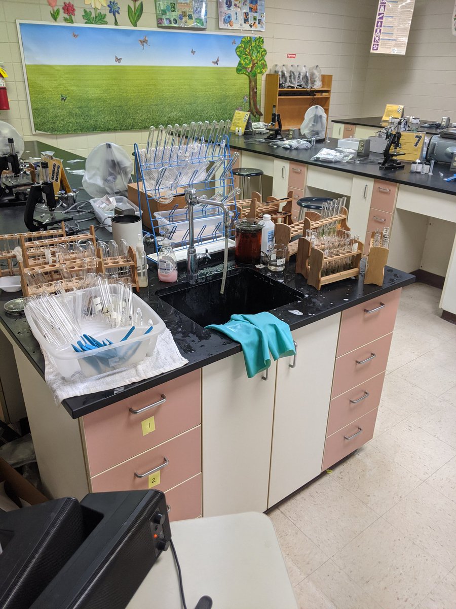 AW4RHHS's tweet photo. I volunteered to wash the test tube so my students could finish their soil analysis lab. #Forensicsrocks https://t.co/Xbm7flYCQS