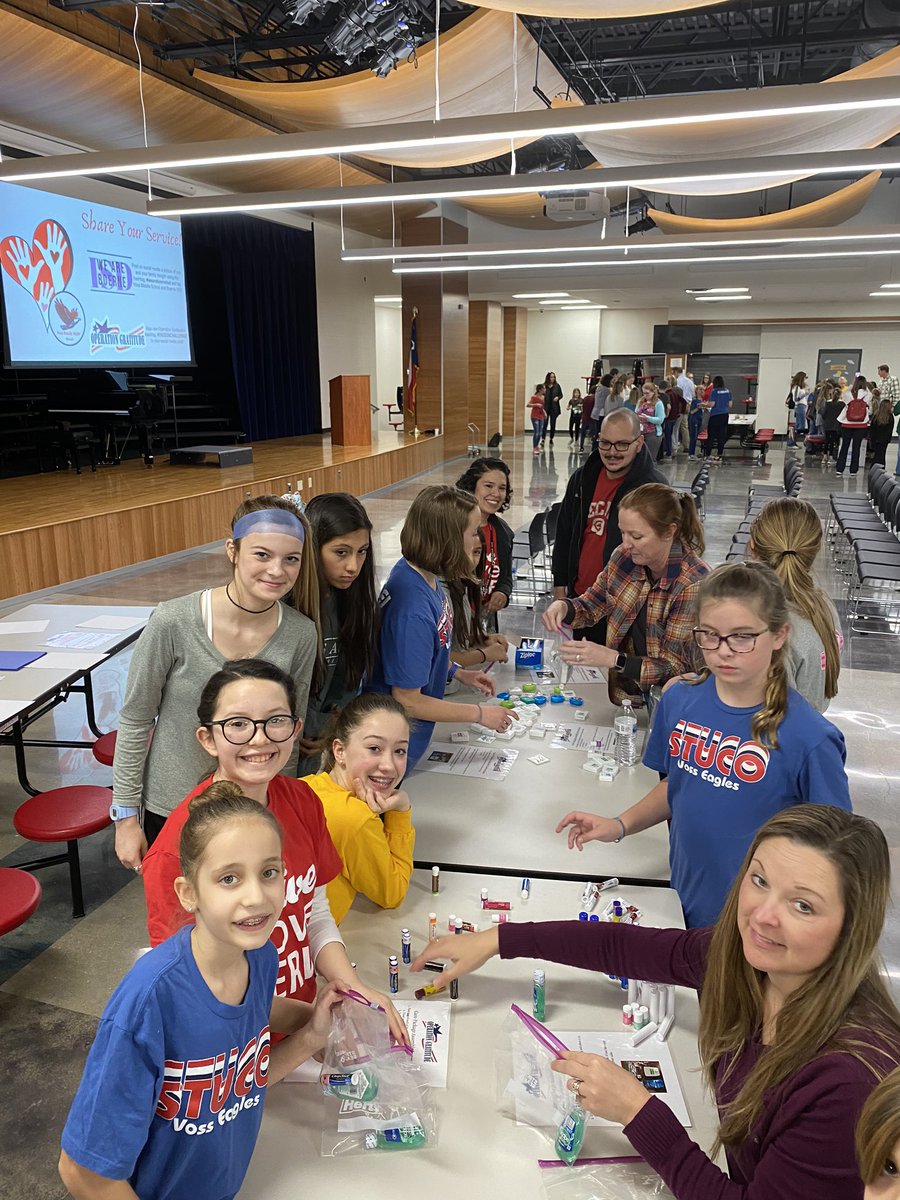 Eileen_Grose's tweet photo. @VossMiddle Evening of Service was a HUGE success! Thank you Voss NJHS, Student Council and Volunteers. Great Job!! #weareboerneisd #og2020challenge https://t.co/xAXYc5KGYg