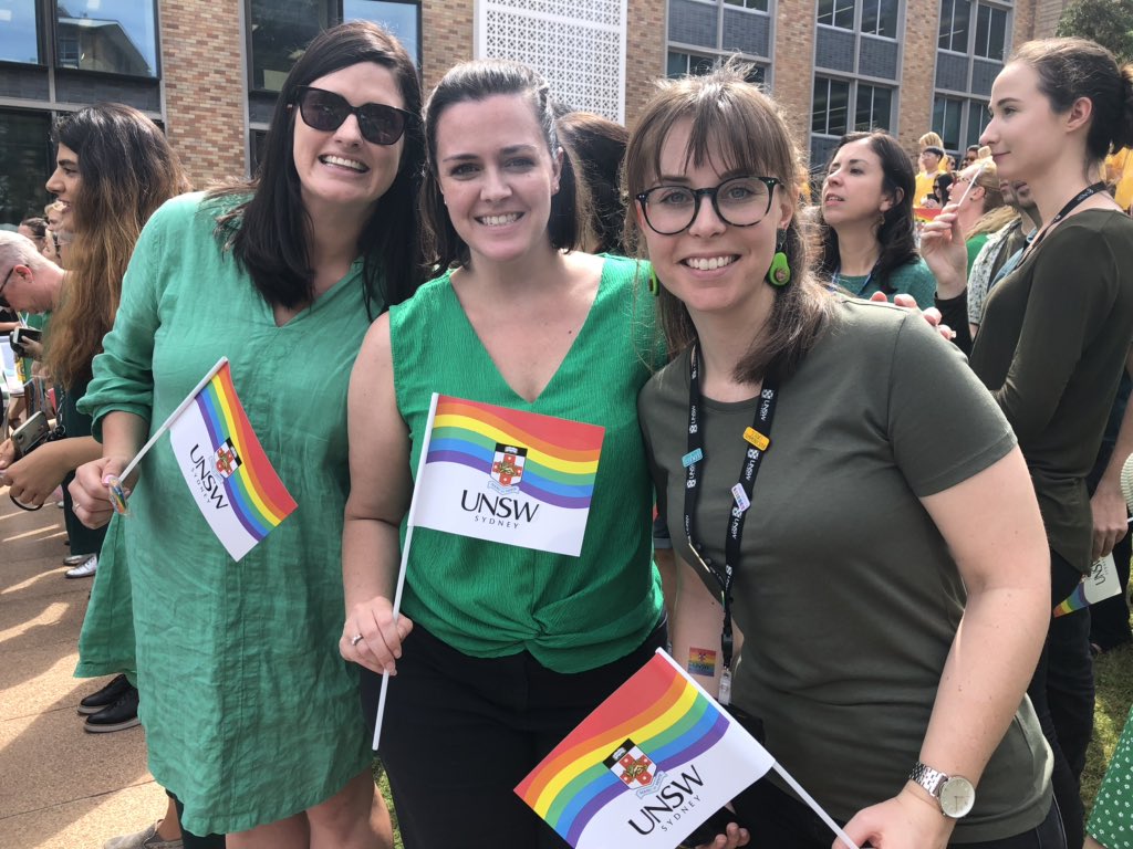 @lisaharveysmith <a href="/UNSW/">UNSW</a> Green! Photo doesn’t capture <a href="/lo_sullivan/">Lauren Sullivan</a> glitter hair 💁🏻‍♀️
<a href="/WomenInSTEMAu/">Women in STEM Ambassador</a> and <a href="/UNSWScience/">UNSW Science</a>