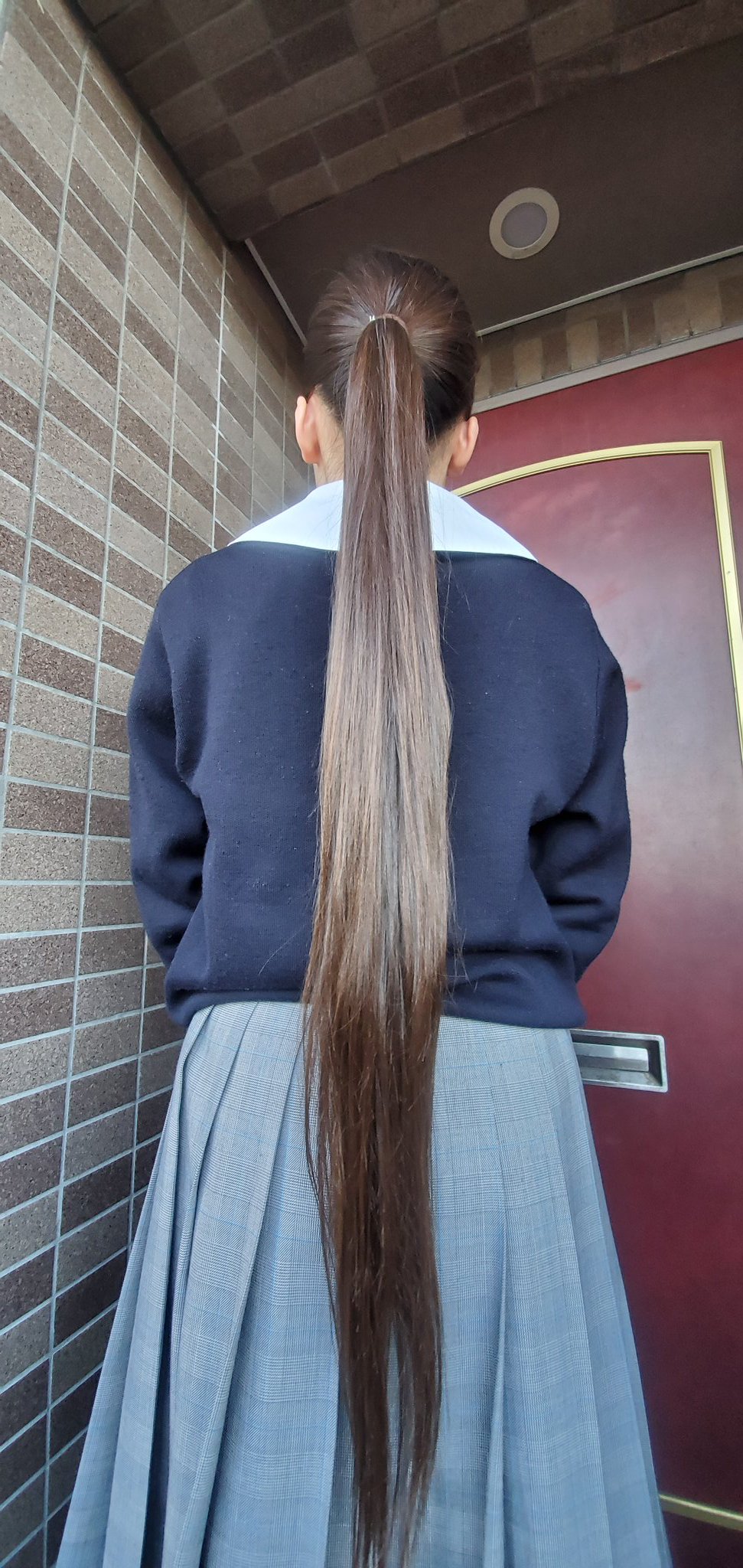 だみあん Saisokur うちはベットじゃなくて布団です 寝返りがうちずらくなるので髪の毛を枕の向こう側に行くようにして寝てます Twitter