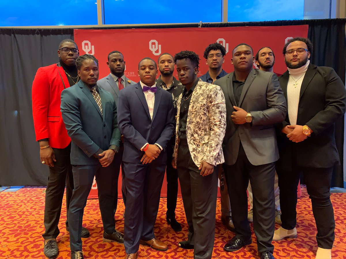 “you should not burn yourself out after one march , it a marathon not a sprint.” - Jamelia R.Reed. Big XII Thank you , young 🤴🏿&amp;👸🏿 #TMC #BlackExcellence