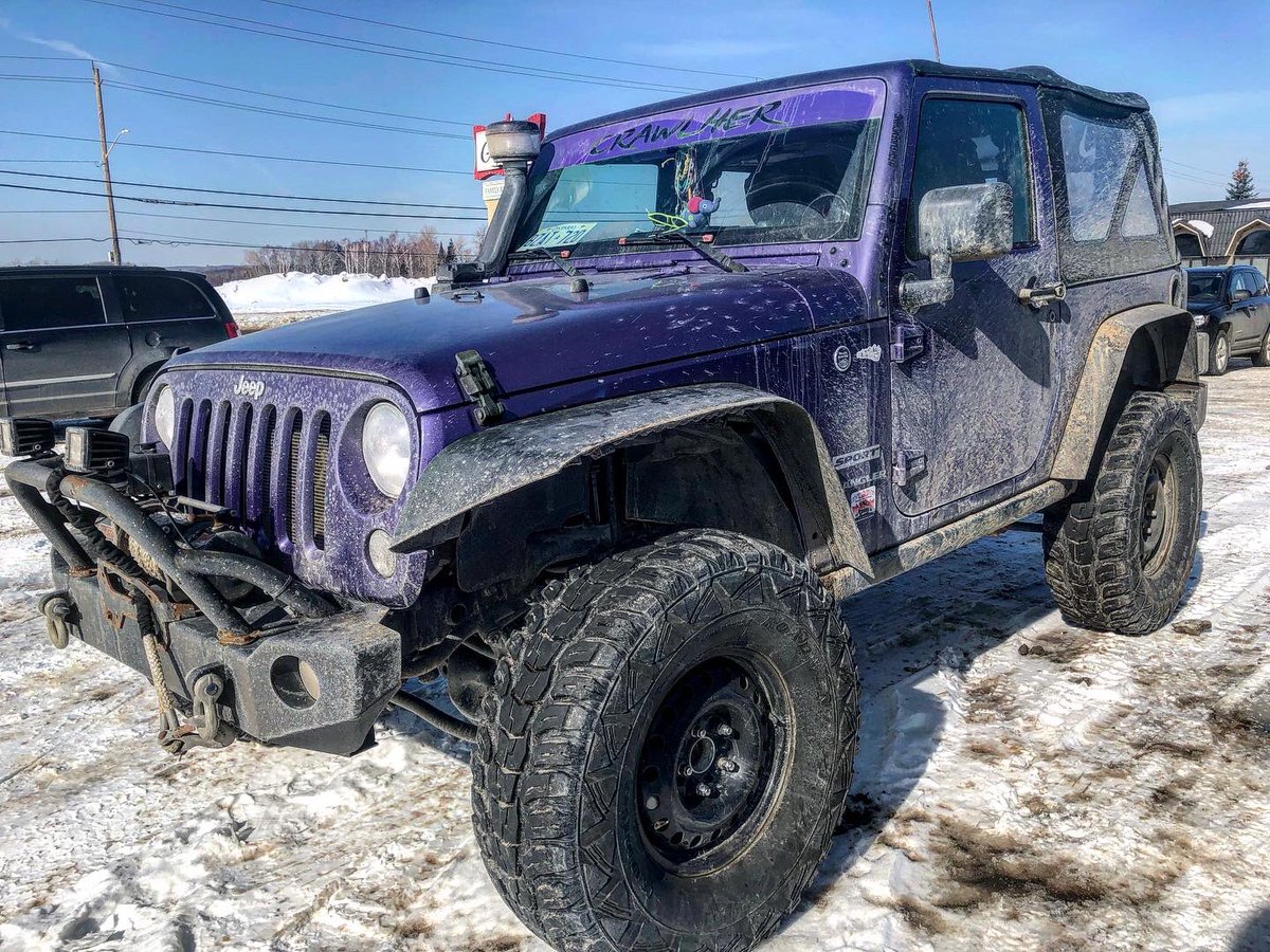 Allyson8714's tweet photo. She was full of sand and salt.. washed her up this past weekend and it lasted maybe five minutes down the road 😬🧼
#jeeplife #jeep #jeepwrangler #dirtygirl #justemptyeverypocket #jeepjk #wrangler #crawlher #purplejeep #cleanjeep https://t.co/aW1Dl1jbb8