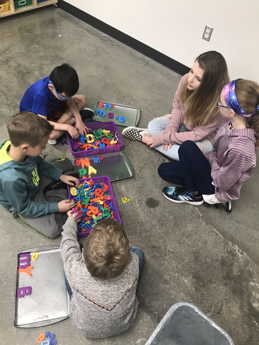 LizMartinezHES's tweet photo. Loved working with our 5th grade friends this week! #HerffKinder #HerffES #HerffHawks @KaleighChapa #dreamjourneylegacy https://t.co/1yF0sB8GnS