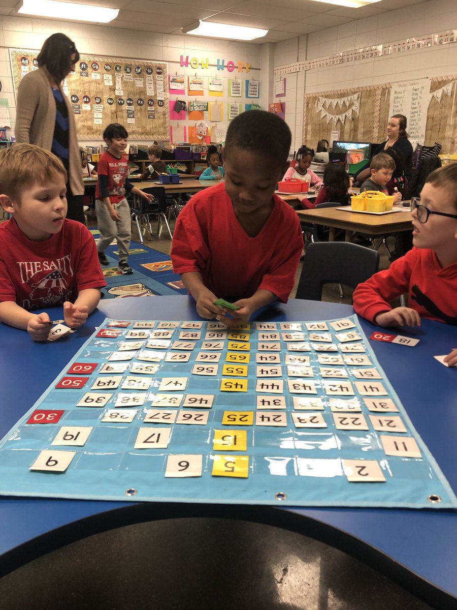 MrsMoore1stgrd's tweet photo. We ❤️ working together to fill in the 100 chart! @KlondikeLane https://t.co/3IpBgNjBMh