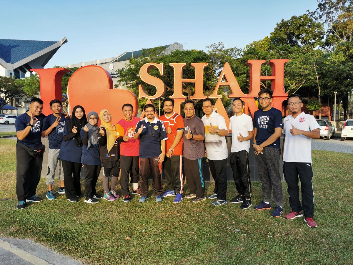 Dr_Uzir's tweet photo. Hari kedua Mesyuarat Jawatankuasa Utama Banci Bil.2/2020 dimulakan dengan program FitDOSM di Dataran Kemerdekaan, Shah Alam.
#DOSM
#132daystogo
#MyCensus2020
#MenghitungMalaysia
#FitDOSM
#KPDOSM https://t.co/HoqgrcGuBF