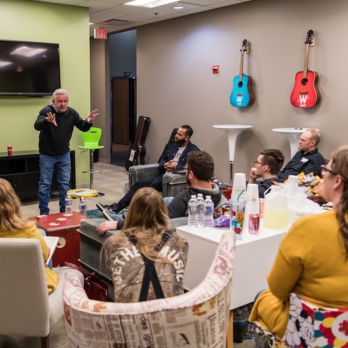 "How do I get my song heard?"
We have the answer for you.
Receive song feedback, co-write with a pro, and get exclusive sessions with high-level industry professionals and MORE at the IMMERSE Songwriter Masterclass! 
buff.ly/3a6feMp
Registration prices increase March 7!