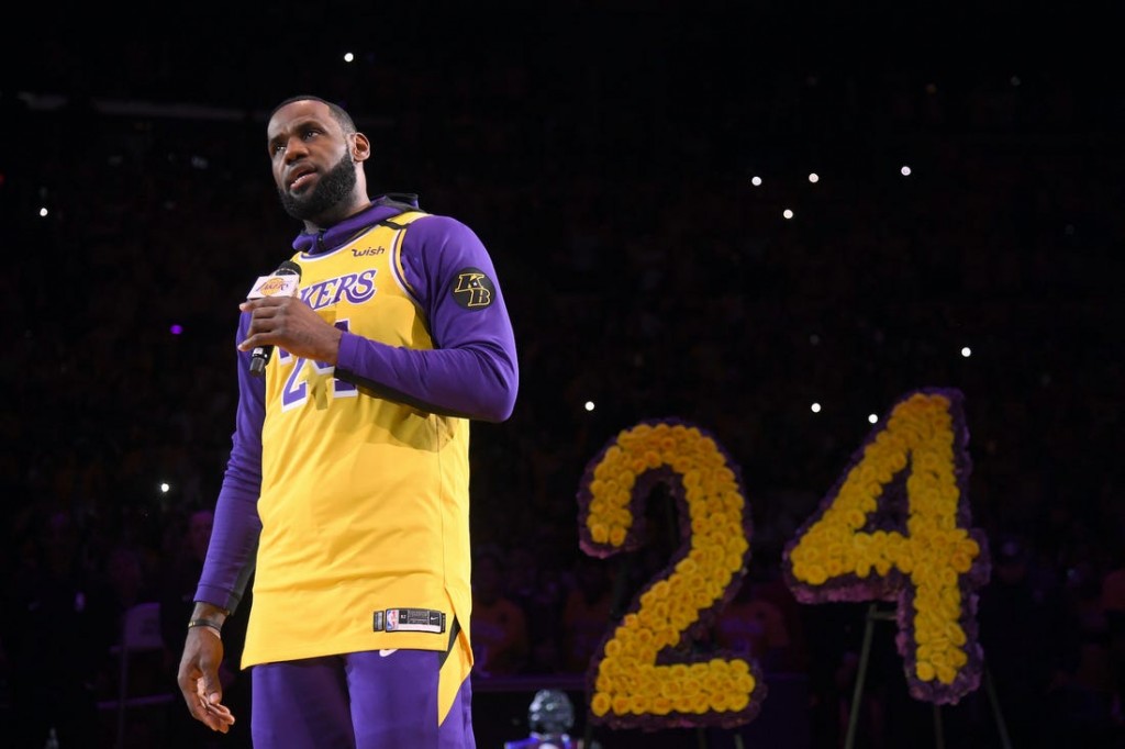 TheHoopCentral's tweet photo. LeBron James Was At Kobe Bryant’s Memorial, But He Requested Not Being Filmed During The Ceremony

https://t.co/LkoUOXIzhf https://t.co/FSyC2qAiIG