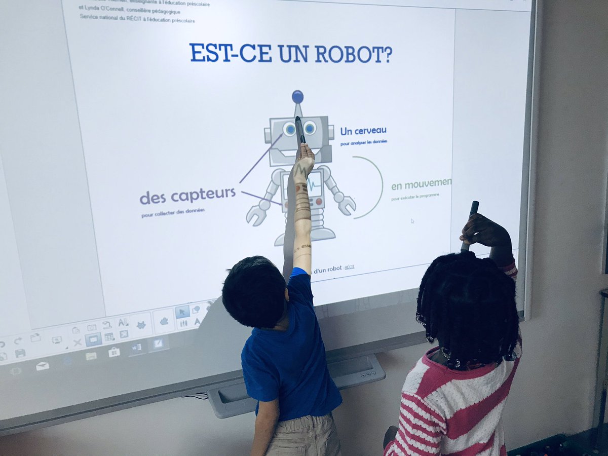 DefondValerie's tweet photo. Jour 2: On 🔄 l’exploration grâce à la 🤩 planification présentée par @julie_carignan y’a quelques mois!Les élèves démontent habilement (presque pas de sang 🩸!) et occupent leurs temps libres à la confection d’un dessin de #robot #Elevesenchantier👷🏾‍♀️👷🏼#Profenconstruction🦾 
#EIVL https://t.co/wMRmQNWIF0