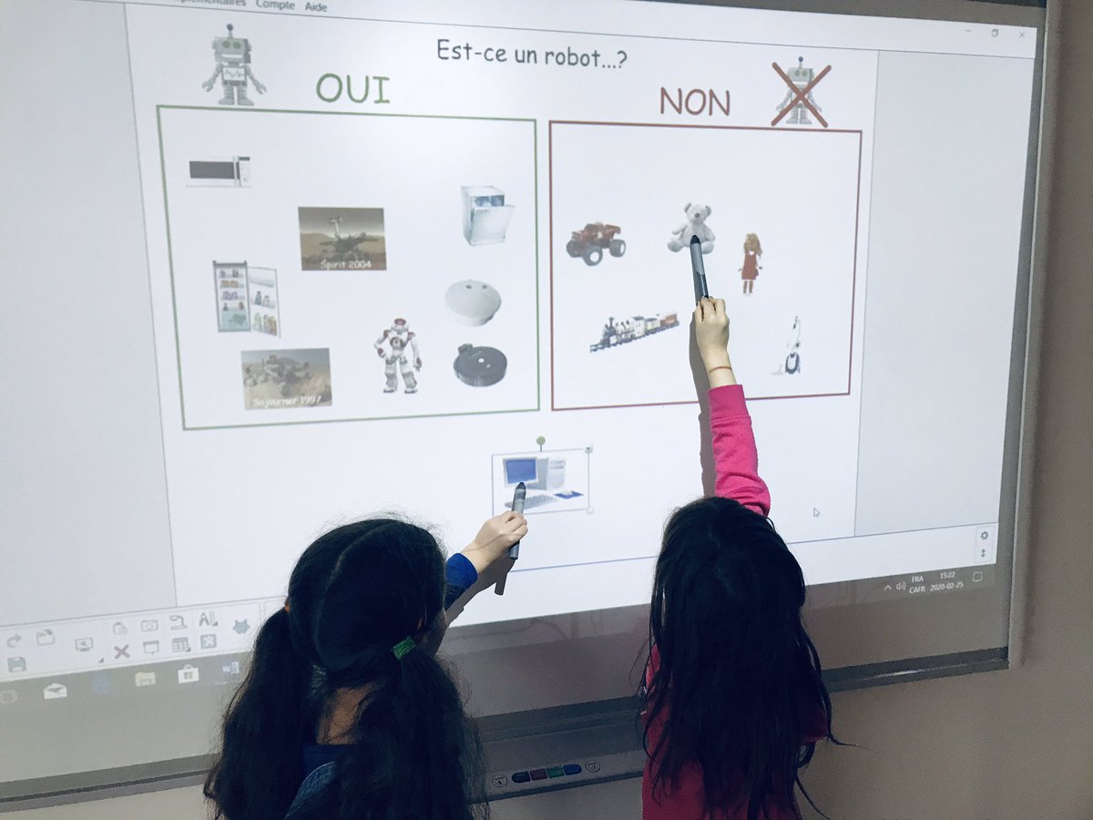 DefondValerie's tweet photo. Jour 2: On 🔄 l’exploration grâce à la 🤩 planification présentée par @julie_carignan y’a quelques mois!Les élèves démontent habilement (presque pas de sang 🩸!) et occupent leurs temps libres à la confection d’un dessin de #robot #Elevesenchantier👷🏾‍♀️👷🏼#Profenconstruction🦾 
#EIVL https://t.co/wMRmQNWIF0