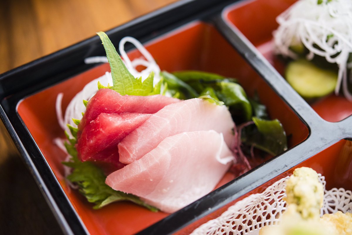 SushiRokuPas's tweet photo. Tuesdays are for BYOB (Build Your Own Box). 😋#SushiRokuPasadena #CustomBentoBox #Sushi #Lunch #Foodie https://t.co/VODudXNvVh